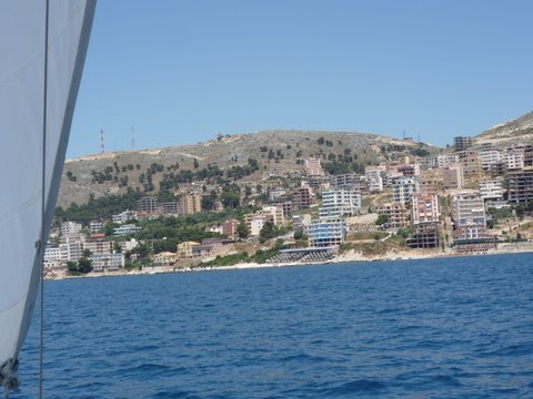 Sarrande ou comment défigurer un littoral en quelques années